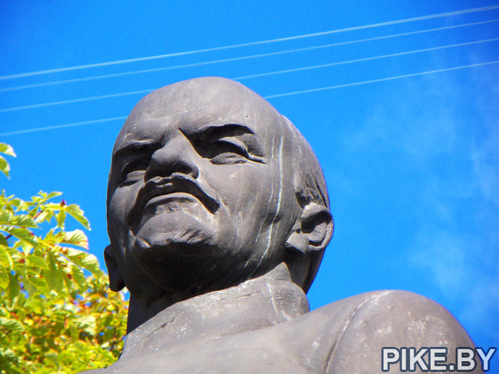 Ленин, памятник
